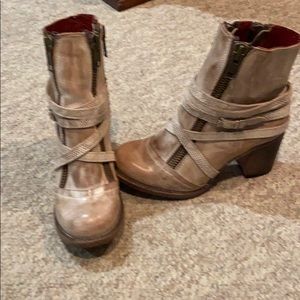 Freebird by Steven Boots